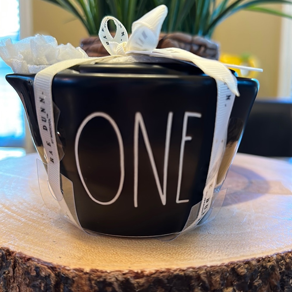New Rae Dunn Black Measuring cups